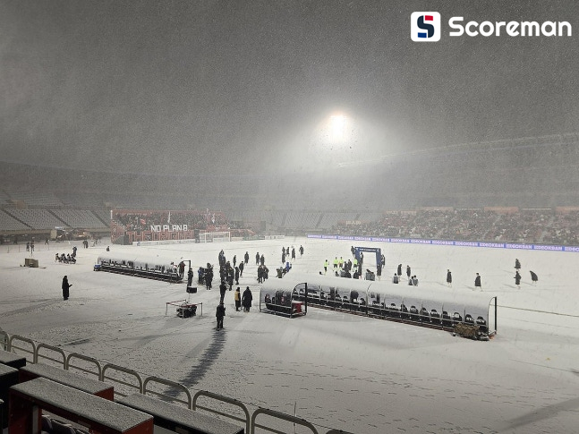 ‘폭설’로 연기된 부천FC-수원FC 승강 PO, 2차전 8일로 하루 미뤄져